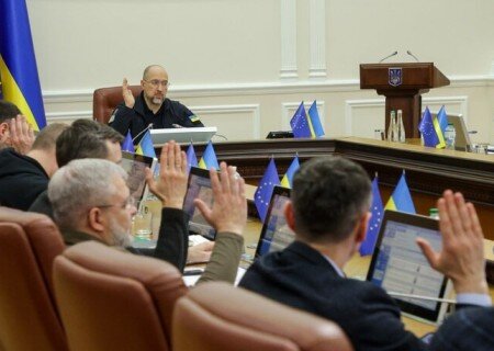    Правительство Украины продлило выплаты переселенцам до марта, дальше — новые правила