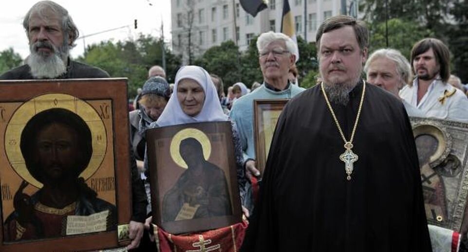 ряса католического священника референс. облачение иерея православной церкви. священник 4 буквы. католический священник одежда 19 век англия. священник 4 буквы.