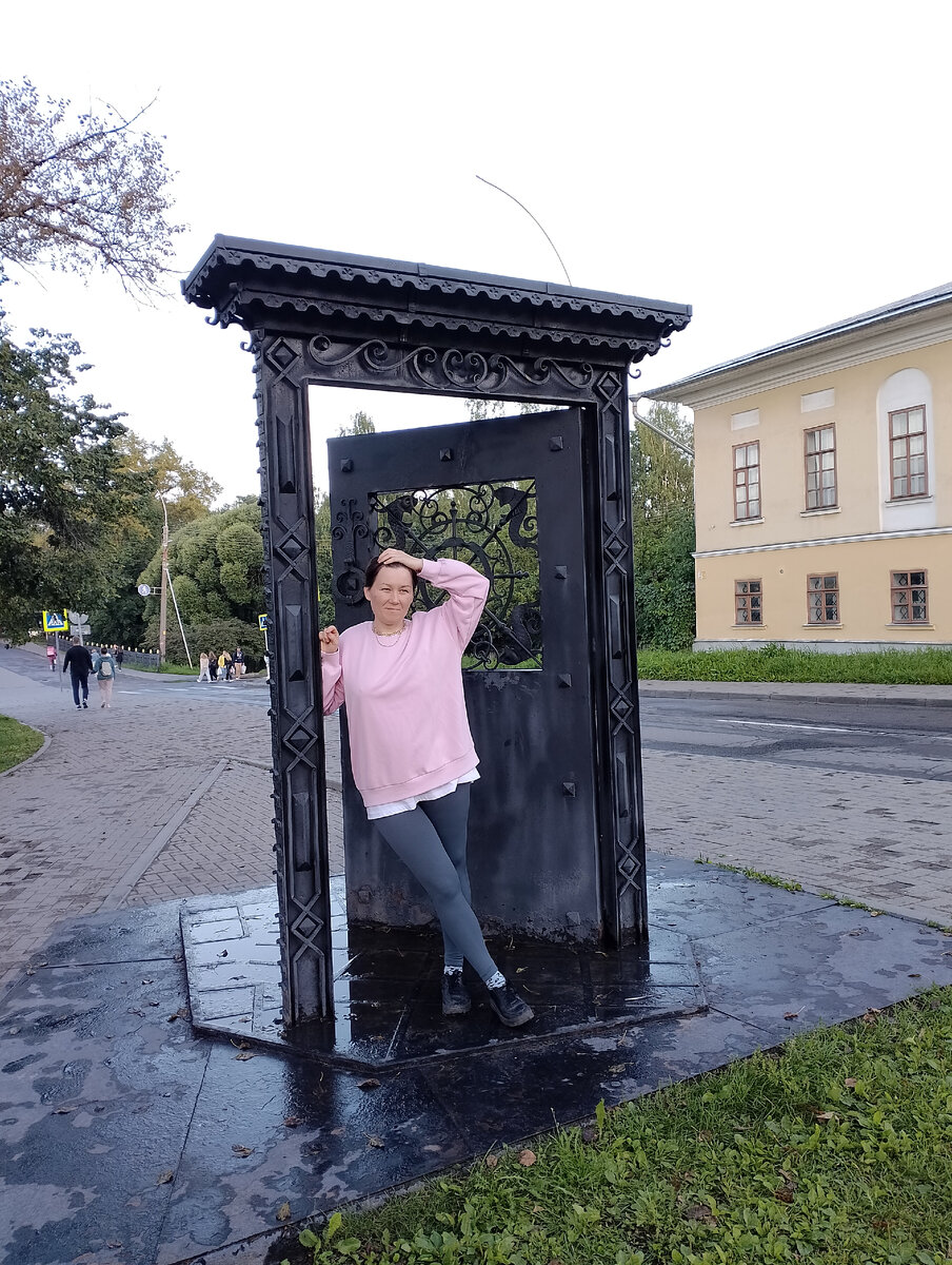 Радостная девушка. Парни на природе. Ксения безуглова мисс вертикаль. Черкасов михаил михайлович. Самусенко валентин николаевич.