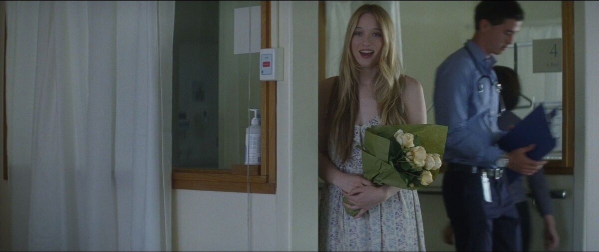 Любвеобильные женщины. Софи марсо в фильме лол. Влечение подростков к женщине. Влечение к детям. Влечение подростков к женщине.