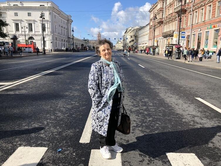 Питер невский проспект. Ночной санкт-петербург. Уличные музыканты санкт-петербурга на дворцовой площади. Санкт-петербург в июне. Санкт-петербург люди.