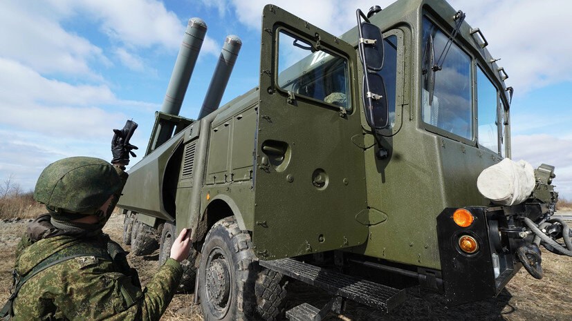     Береговой ракетный комплекс (БРК) «Бастион» с крылатыми ракетами «Оникс» РИА Новости Игорь Зарембо