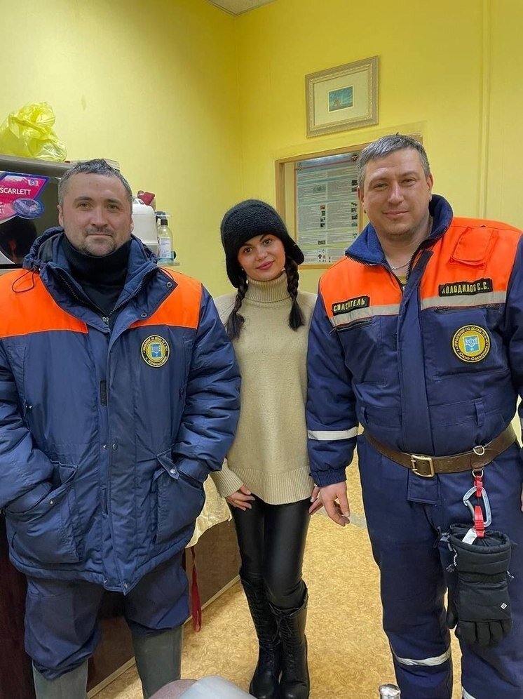 Соседка угостила. Чаепитие. Узбекское блюдо машкичири. Сосед с блюдом. Хозяйка собрала на огороде 32 початка кукурузы на рынке она продала 20.