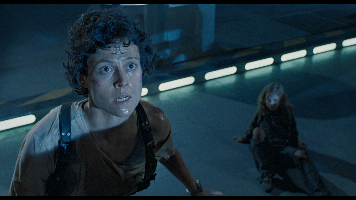 Кадр из фильма "Чужие" (1986)