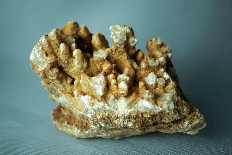 Эту золушку отмывать и отмывать.