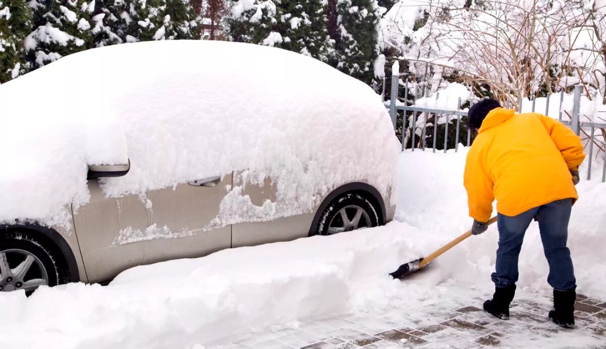 прогрев автомобиля зимой. сломалась машина зимой. зимовка машины. зимняя эксплуатация автомобиля. зимовка машины.