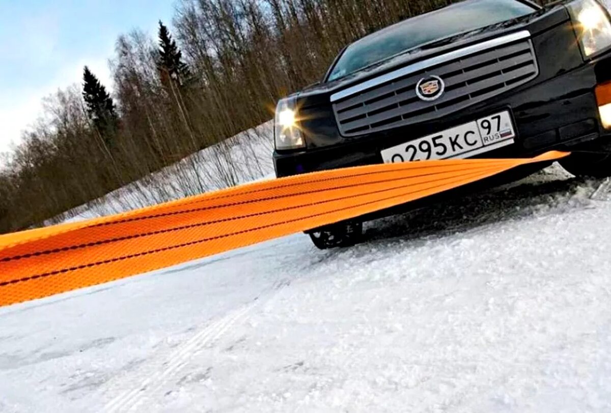 Тащить авто. Буксировка автомобиля. трос для машины буксировочный. буксировочная машина. буксировка автомобиля зимой.