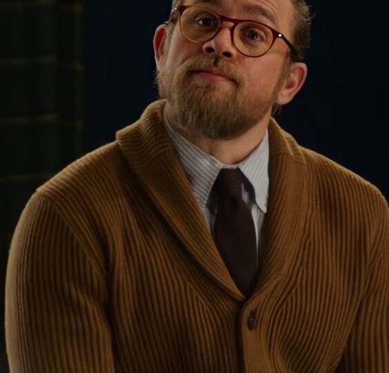 Замени свитер на кардиган!