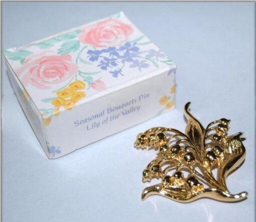 Брошь Ландыш от компании Avon из коллекции Seasonal Bouquets в фирменной коробочке
