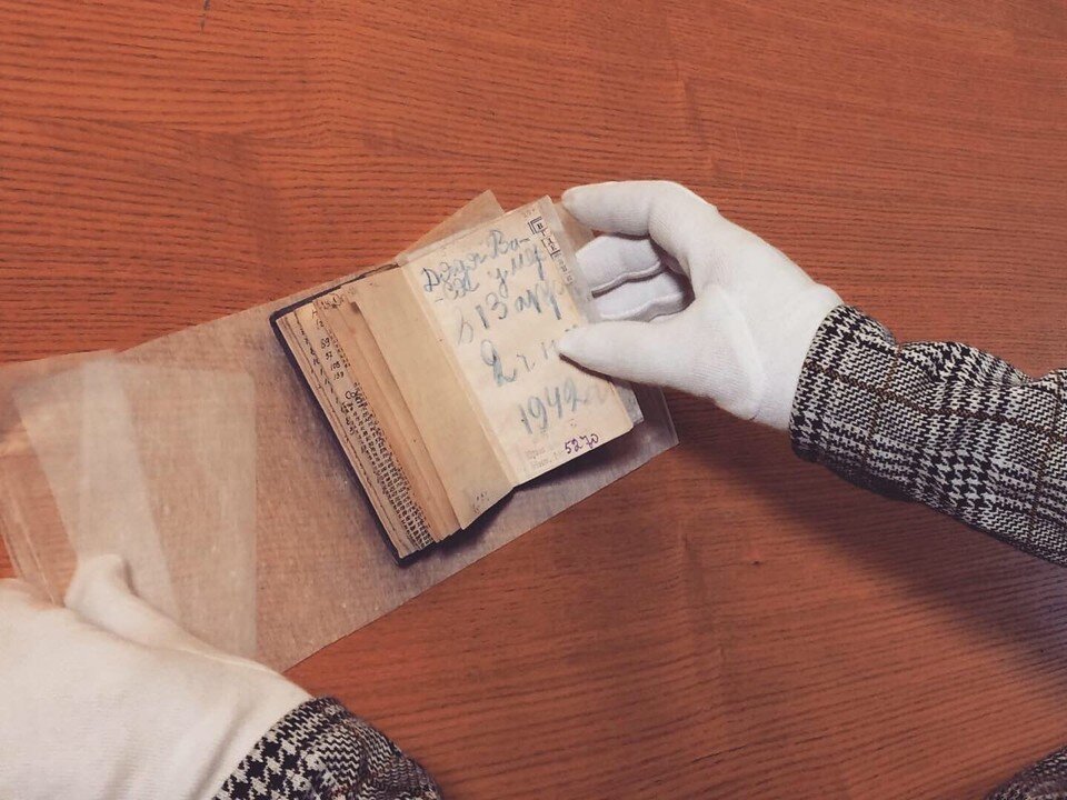    Так сейчас выглядит знаменитый на весь мир дневник. Фото: музей истории Петербуга.