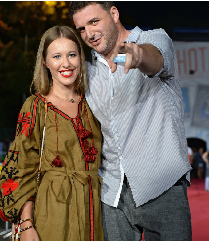 Собчак в молодости. Ксения собчак авария в сочи 2021. Свадебный танец ксении собчак. Собчак улетела. Ксения собчак скандальные.