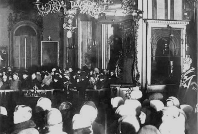 Богослужение в Николо-Богоявленском соборе