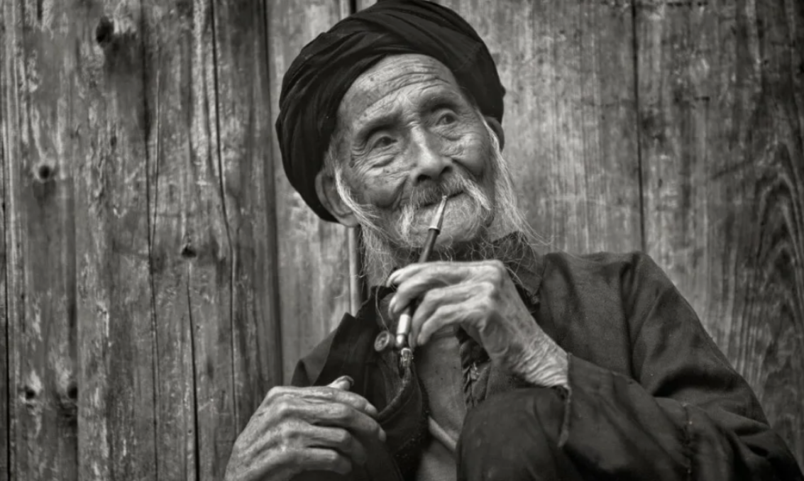 опрятность и аккуратность. разбросанные вещи в квартире. береженная вещь. береженная вещь. береженная вещь.