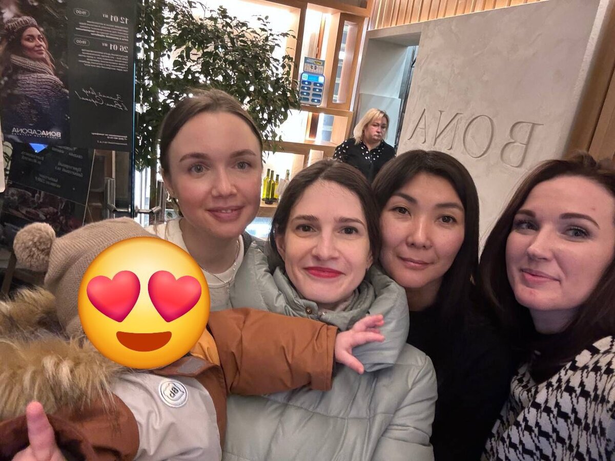 селфи у нас получилось лучше, чем снимок официантки)