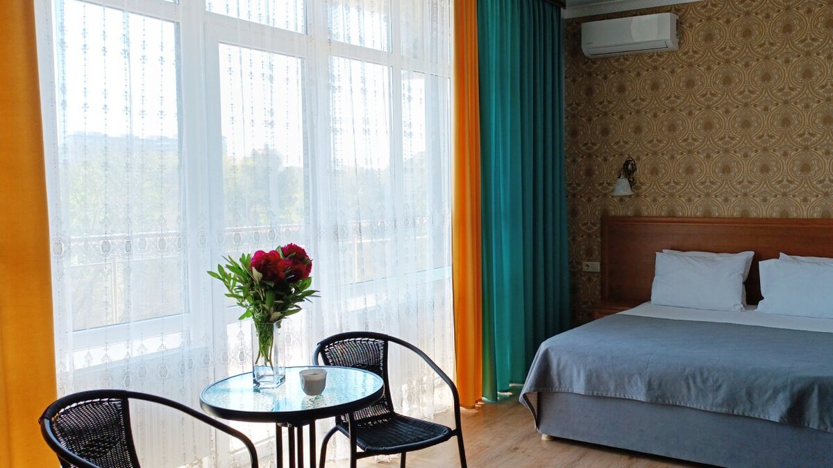 номер в отеле Мишель