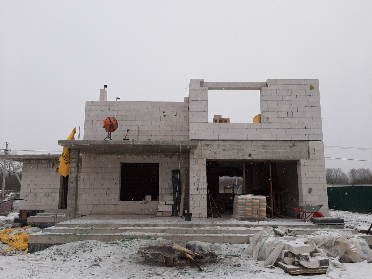 Давайте попробуем разобраться есть ли преимущества в покупке дома зимой