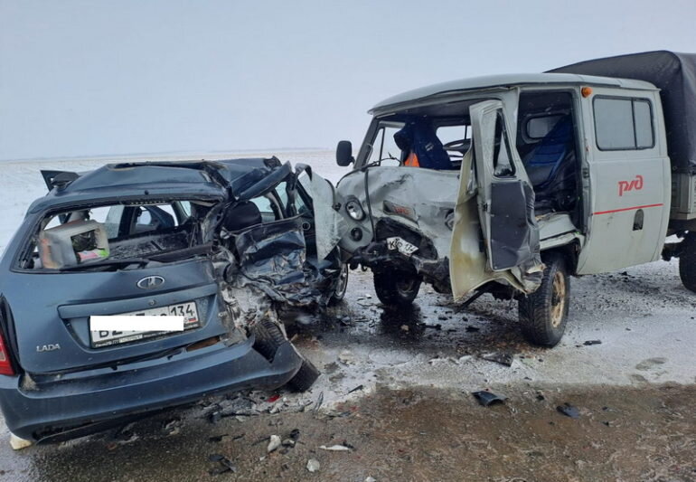    Место ДТП (фото пресс-службы ГУ МВД по Волгоградской области)