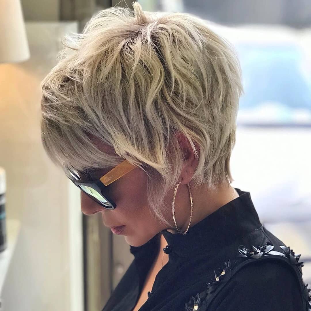 кэмерон диаз с каре фото. градуированный боб каскад на короткие волосы. стрижка боб после 40 лет. стрижка боб после 40 лет. стрижка боб каскад после 50 лет на короткие волосы.