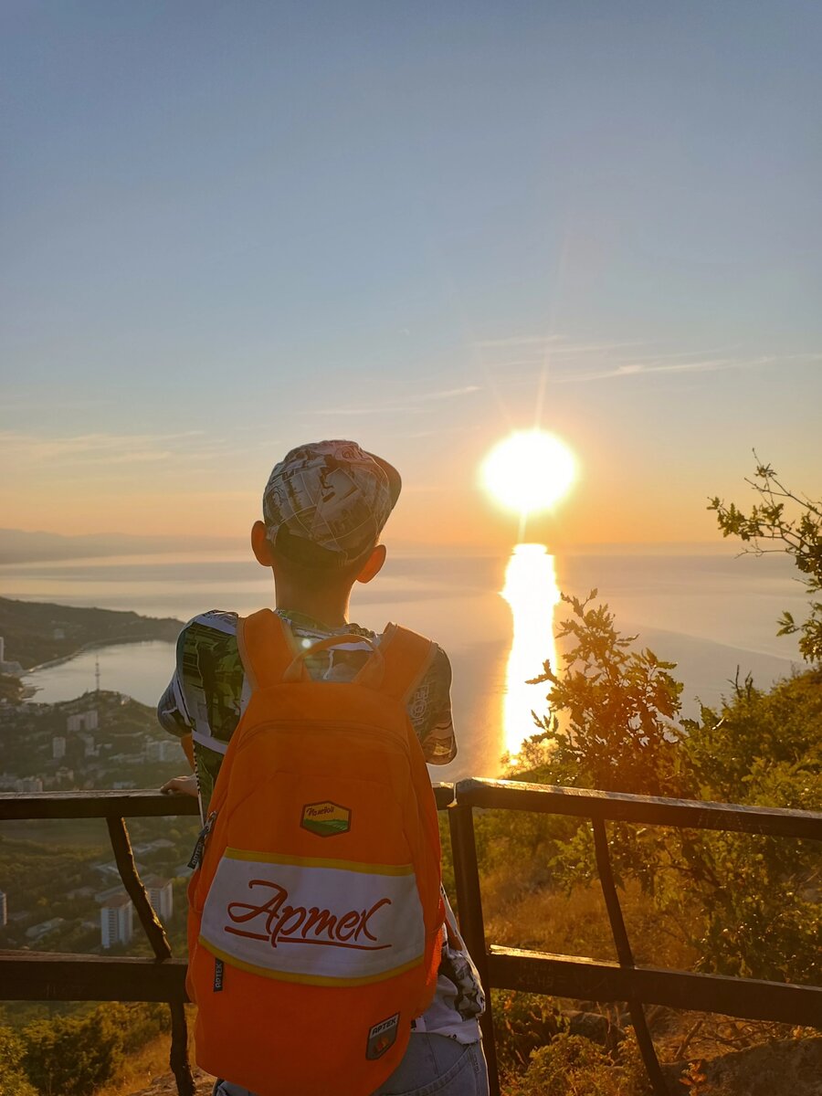 Я встречаю рассвет на горе Аю-Даг❤️