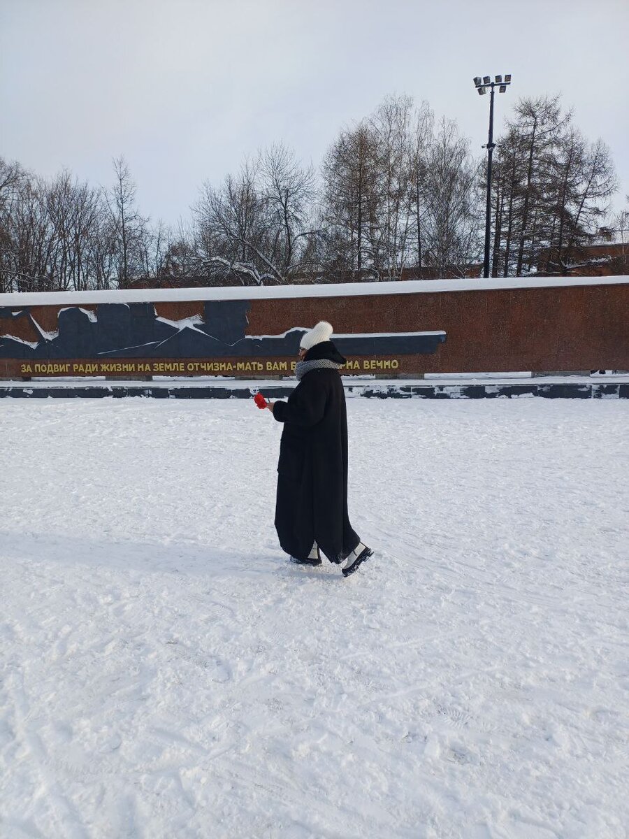 фон для фотошопа в стиле ретро. рация связиста ркка. сызрань в годы великой отечественной войны. битва за москву 1941-1942. добровольцы записываются на фронт 1941.