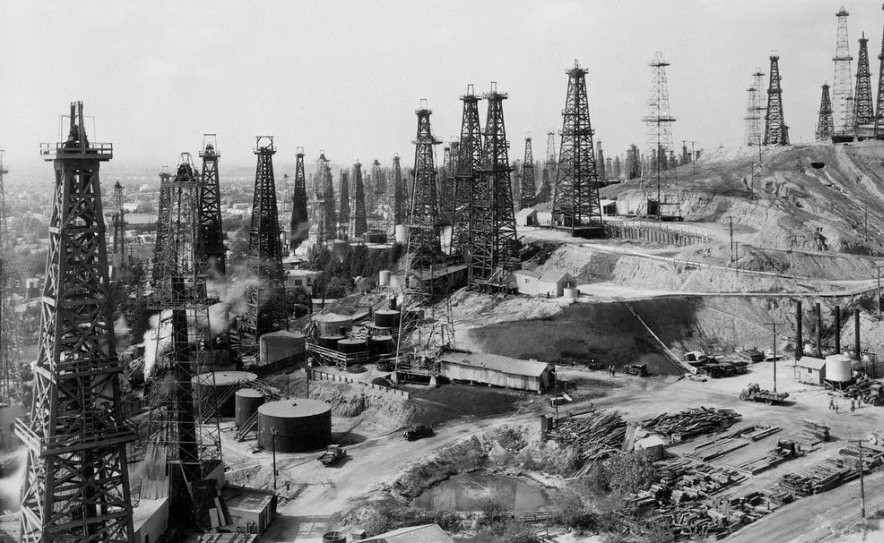 Добыча нефти начало. Нефтяная промышленность США 19 век. Добыча нефти в 19 веке в США. Нефтедобыча в США 19 век. Добыча нефти в начале 20 веке в США.