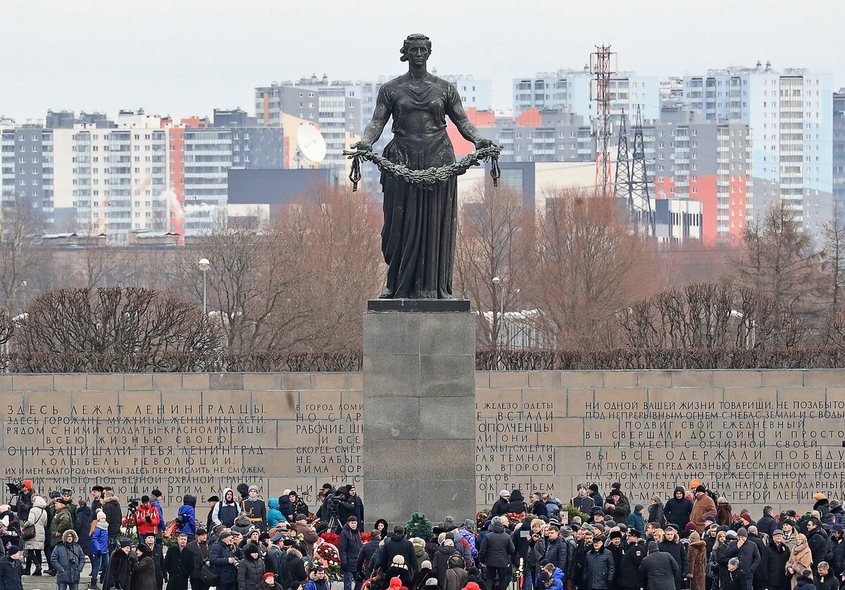 Стеклянный потолок: что это и как он влияет на карьеру женщин | РБК Тренды