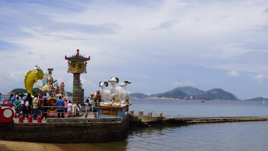 Aberdeen harbour hong kong. Гонконг вид из самолета. Летали в гонконг. Сянган гонконг. Боинг 747 конг.