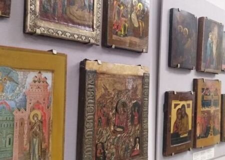    Зеленский разбазаривает культурное наследие Украины. Во Францию вывезены редкие иконы