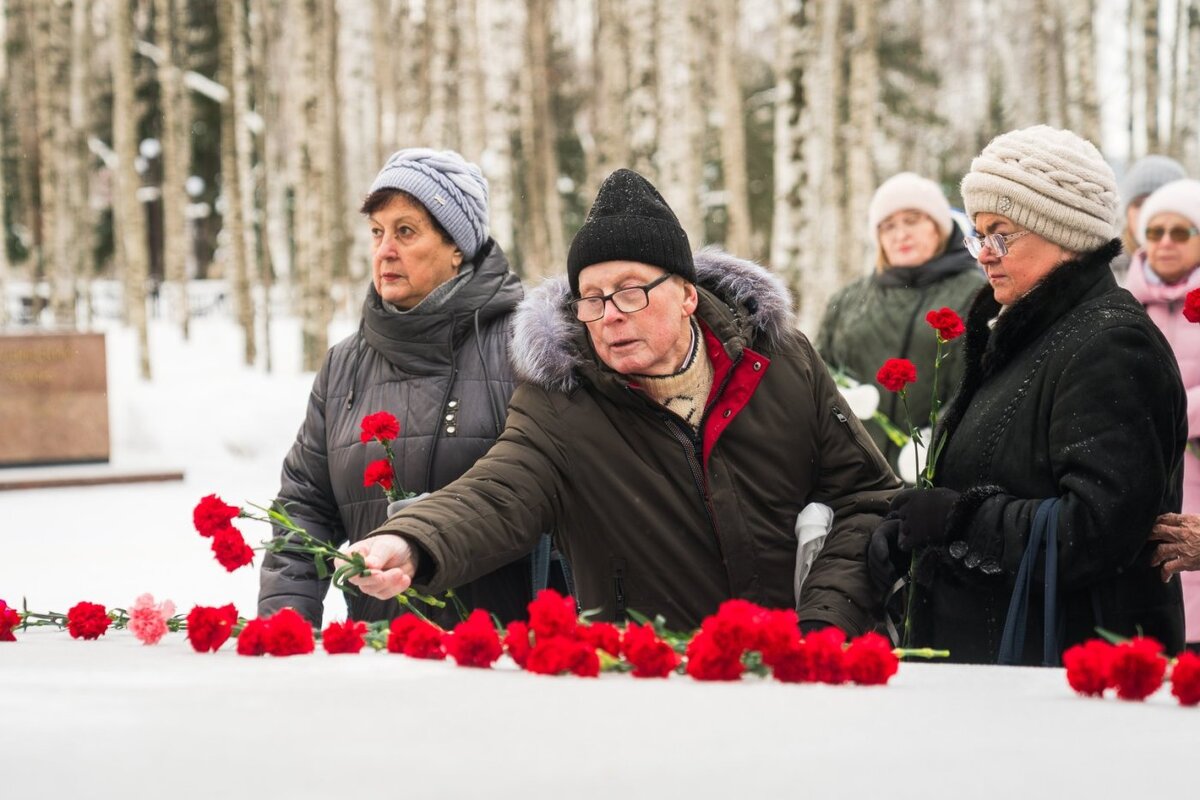    Югорчане почтили память героев блокадного Ленинграда