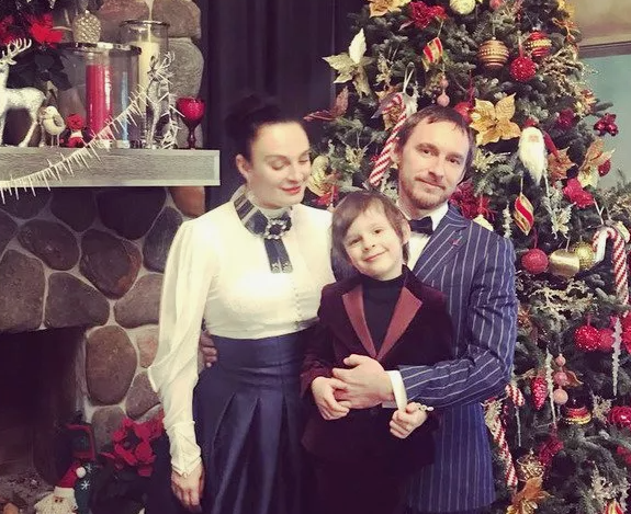 ложки не существует. какой раз не существует. случайности в жизни не случайны. фильм курьер мечтай о великом. вот тебе пальто базин и мечтай о чем-нибудь высоком.