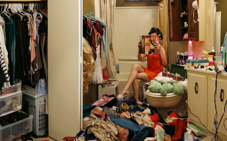 бытовой раб для семьи. дети в рабстве связанные. дочь инвалид высоцкой. мама и дочка тень. 3д мама и дочка.