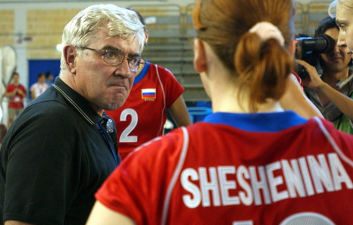 Виктория кобзарь волейбол. Тренер преподаватель по волейболу. Волейбол учитель ученик. Фетисова волейболистка 2021. Тренер преподаватель по волейболу.