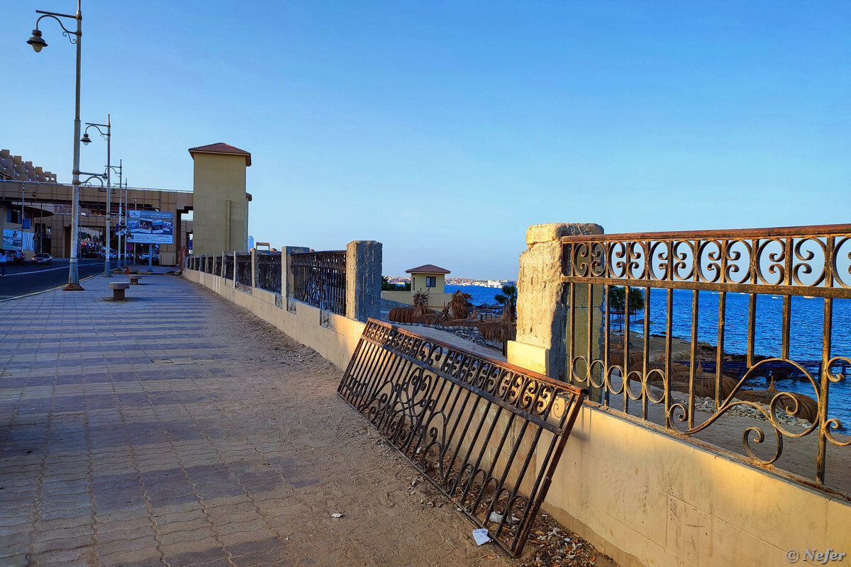 Сколько идти до пляжа. Пляж лазурный берег евпатория. Геленджик на карте. Пляжи мысхако на карте. Кабардинка карта города с улицами.