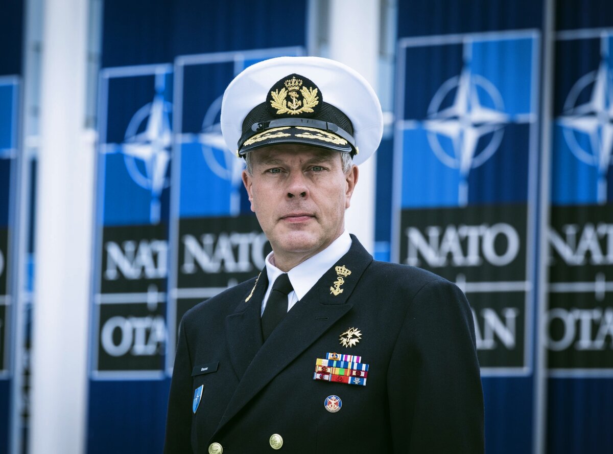 Глава военного комитета нато бауэр. Адмирал Роб Бауэр. Роб Бауэр НАТО. Комитета НАТО Адмирал Бауэр. Адмирал ВМС Нидерландов Роб Бауэр.