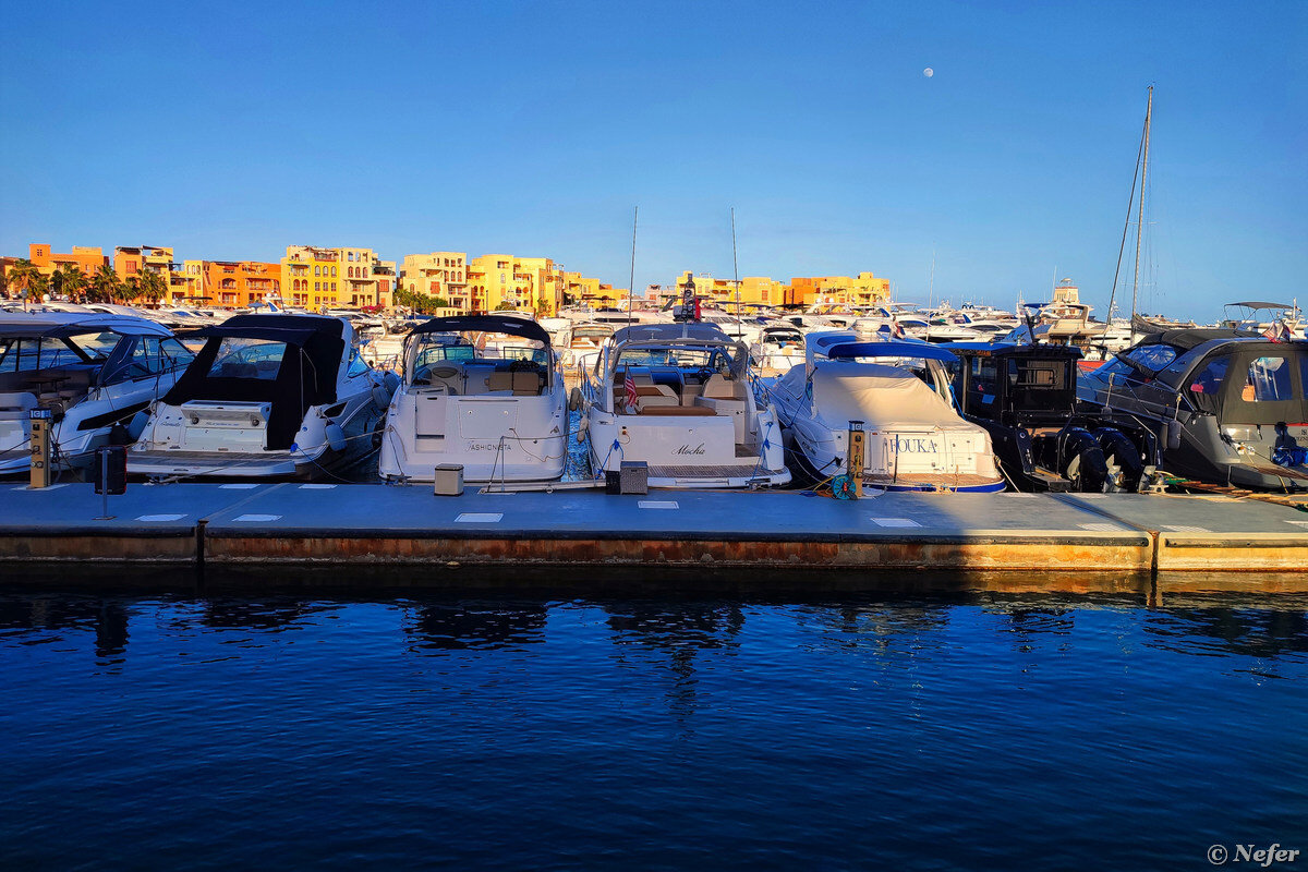 Фёдор конюхов переплыл тихий океан. Федор конюхов. Федор конюхов мыс горн. Гридин переплыл океан на яхте со средней. Мужчина на яхте.