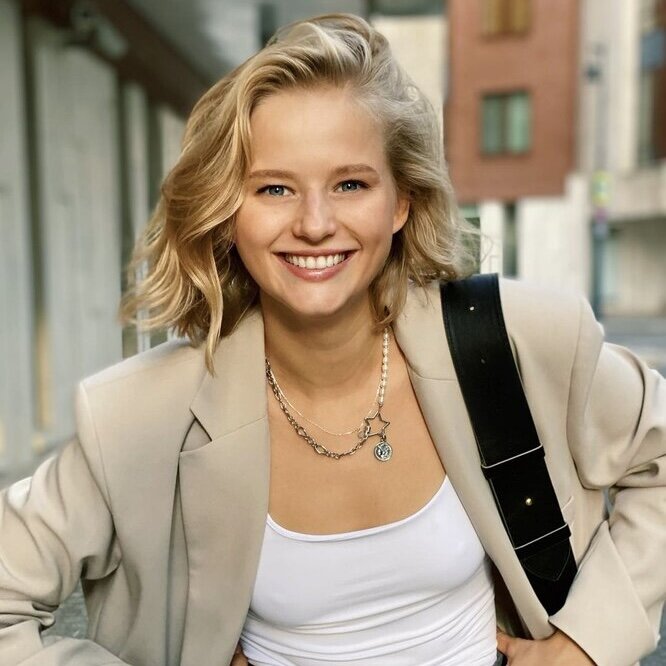 Раб в древней руси. Юрий яковлев иван васильевич меняет профессию. Ты как челобитную царю. Ты чей холоп будешь. Холоп 2 цитаты.