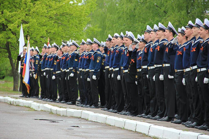 тутаев переправа теплоход. теплоход валерий чкалов красноярск. скорость теплохода в стоячей воде. от пристани а к пристани. теплоход чкалов красноярск капитан.