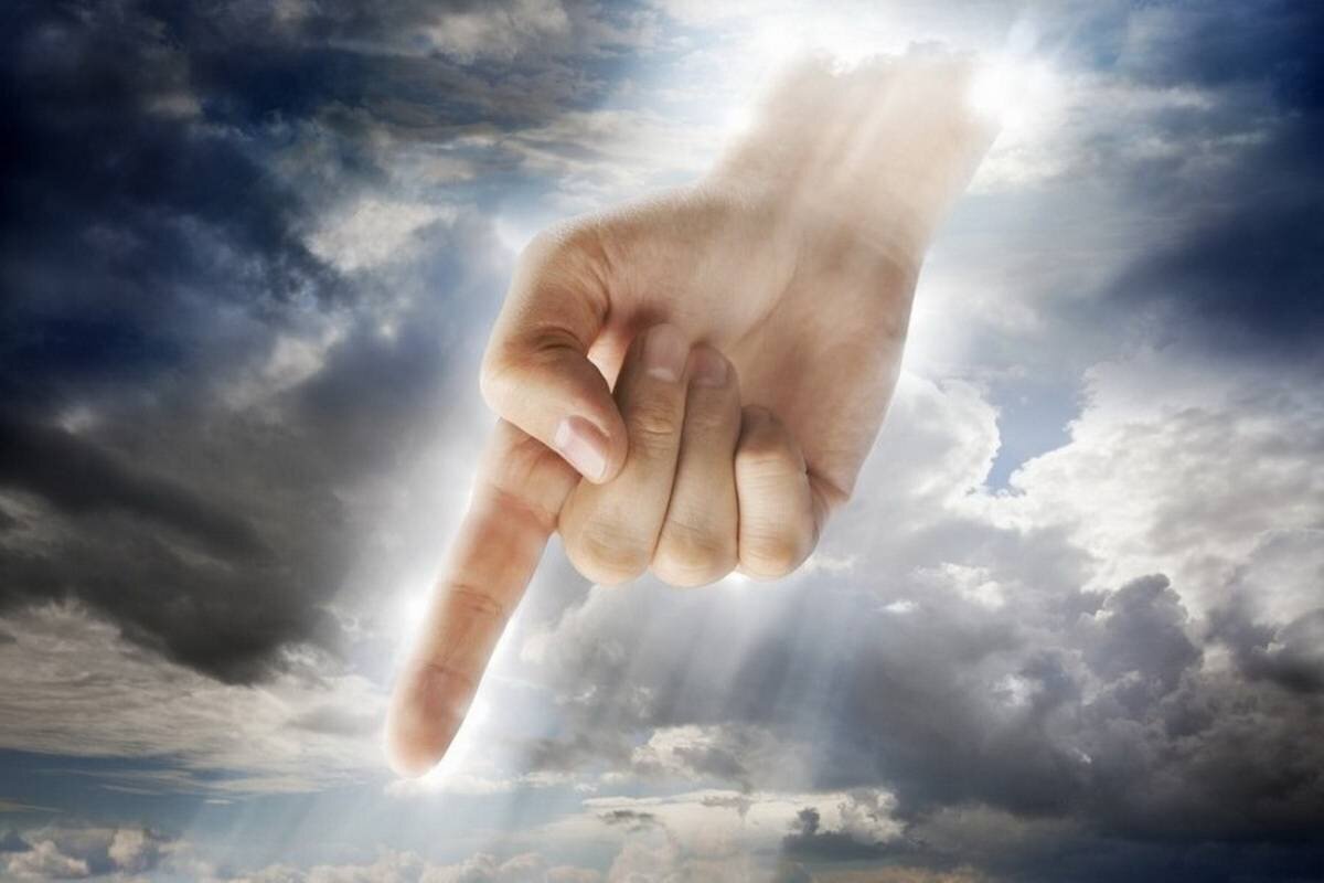 В чьих руках судьба. Ладони Бога. Рука Бога. Руки к небу. Божья рука.