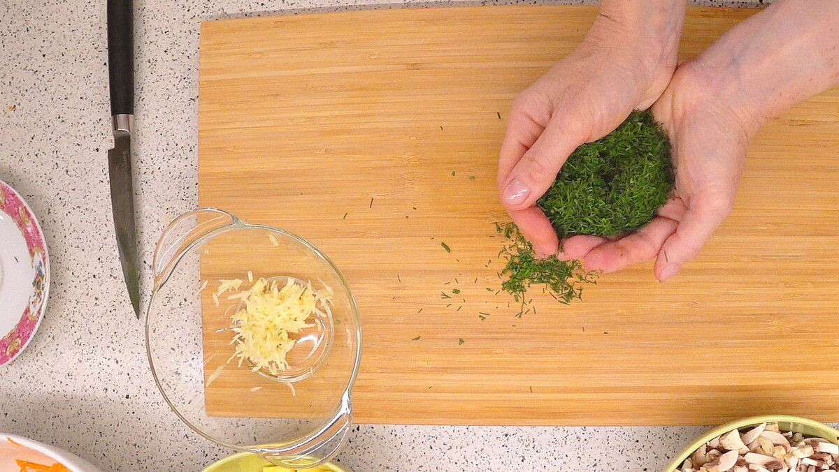 Петрушка развлечение. Игра с петрушкой. Петрушка в детском саду на развлечении. Скоморохи лубок. Петрушка физкультурник занятие средняя группа презентация.