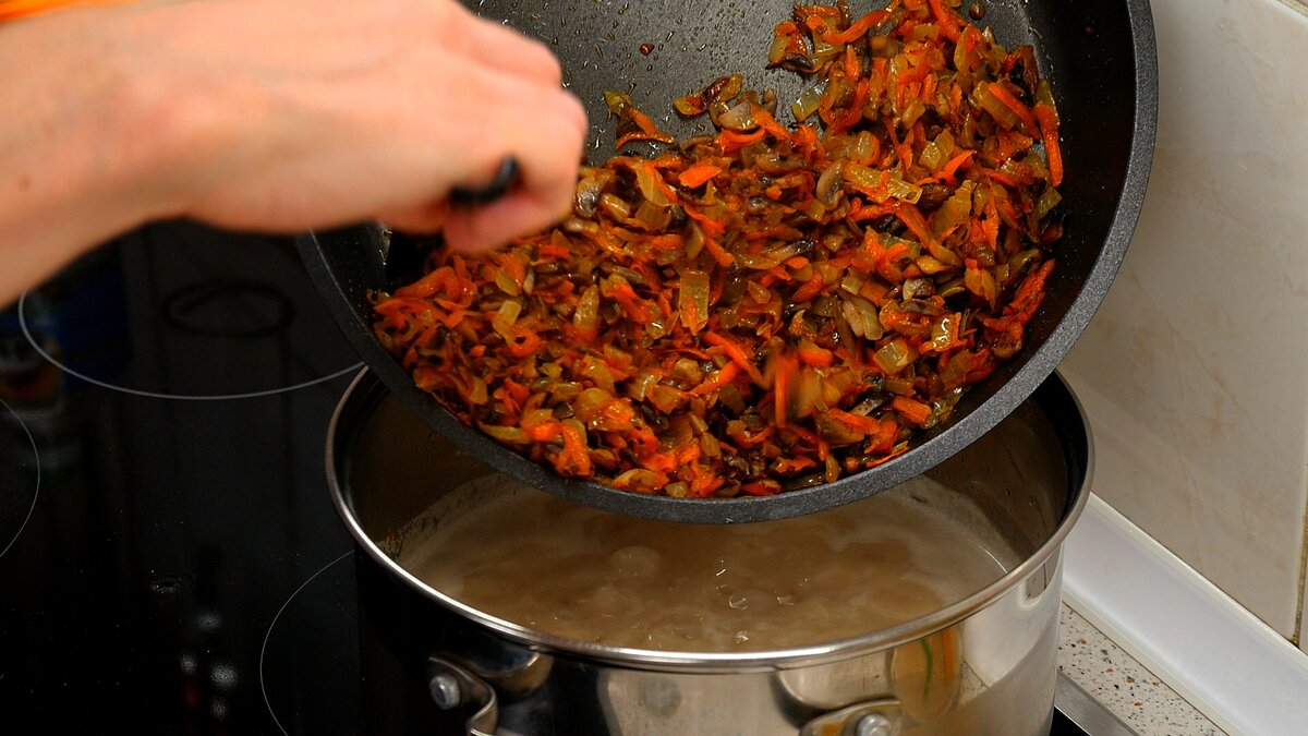 Рецепт гречневой каши. Гречка детям как приготовить. Гречневая каша на молоке рецепт. Гречневая каша в кастрюле. Как приготовить гречневую кашу на молоке.