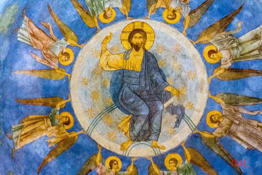 Христос на радуге в Вознесении. 12в. Спасо-Преображенский Мирожский монастырь. Псков.