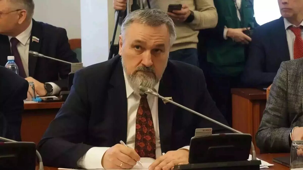     Депутат ЗСНО Василий Суханов поддержал запрет на празднование Дня святого Валентина в РФ, ранее предложений патриархом Московским и Всея Руси Кириллом. На эту тему нижегородец высказался в соцсетях.