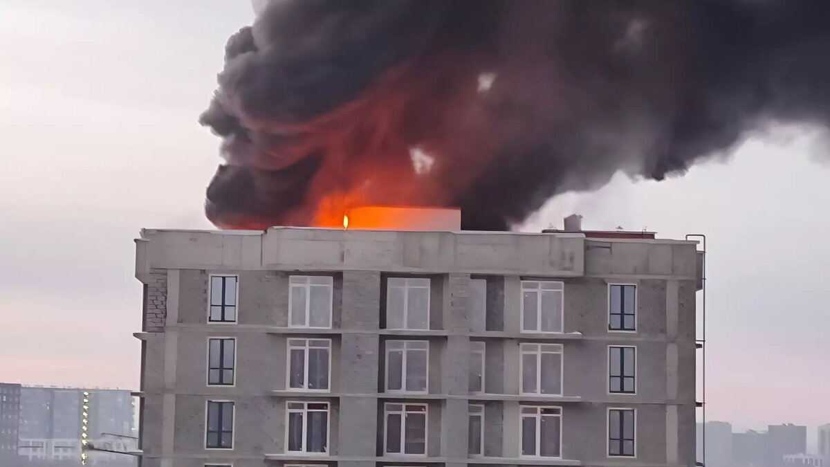 пожар на улице ленина сегодня. пожар в москве. район овсище псков. восточно-кругликовская краснодар пожар. сгоревший новострой.