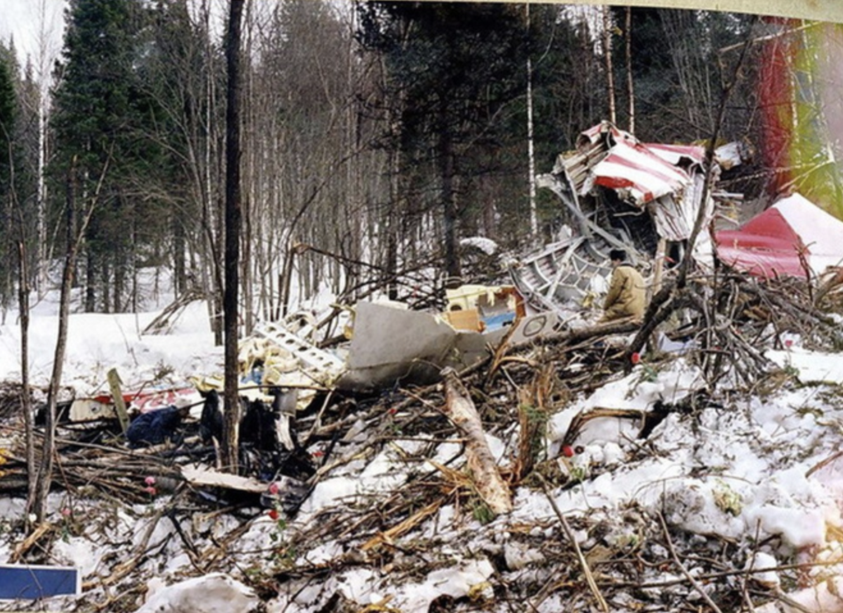 Катастрофа ту-154 в смоленске. Катастрофа ту-154 в смоленске. Польский ту 154 под смоленском. Катастрофа ту-154 в смоленске. Смоленск лех качиньский катастрофа.