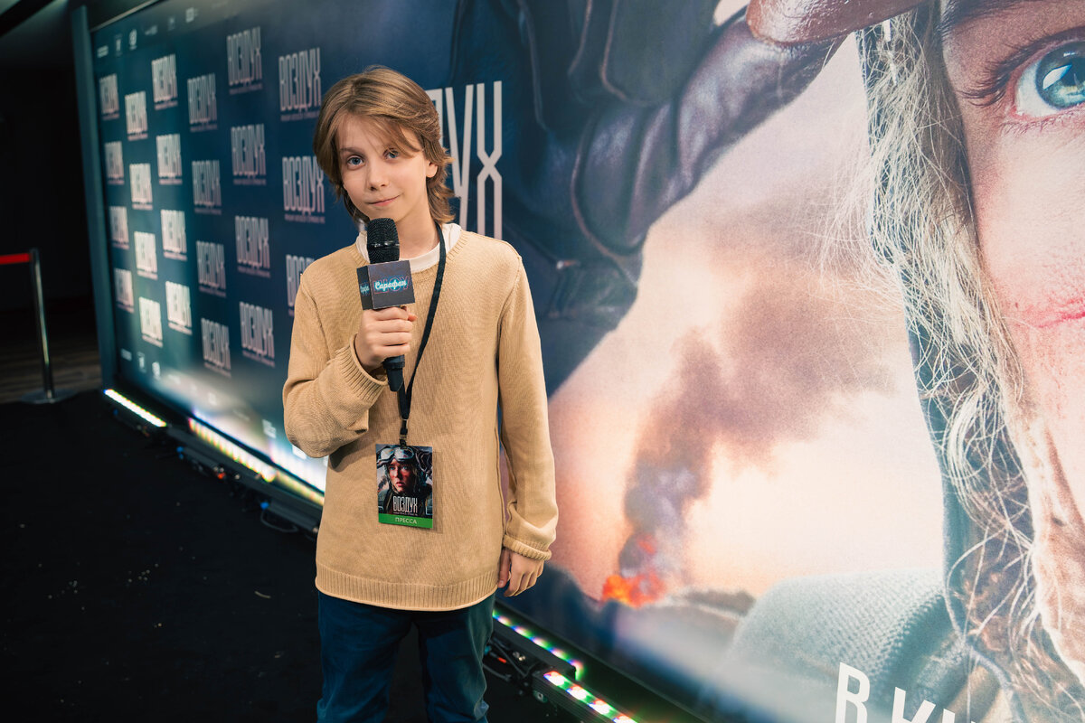 репортаж с премьеры. движение вверх фильм 2017 михалков. театр луны москва официальный сайт актеры. репортаж с премьеры фильма «папы». александр новин и евгений миронов.