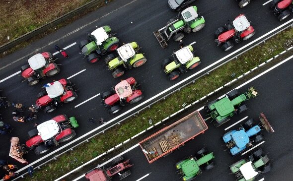 зарплаты во франции по профессиям. зарплата в париже. зарплаты в париже. зарплаты в париже. зарплаты в париже.