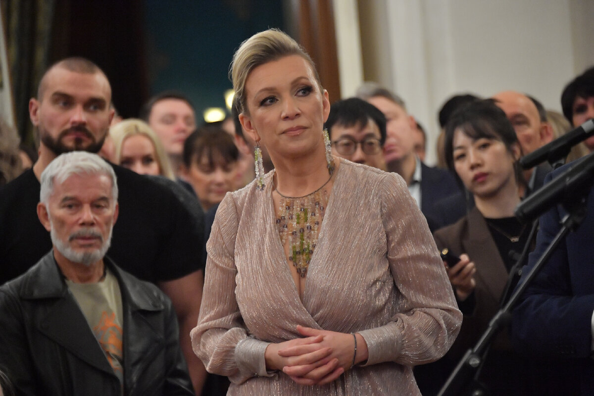 Никогда не стоит никому ничего объяснять. Никто никому не должен цитаты. Ничего не жди. Жизненные статусы сильной женщины. Не верят не доказывай цитаты.