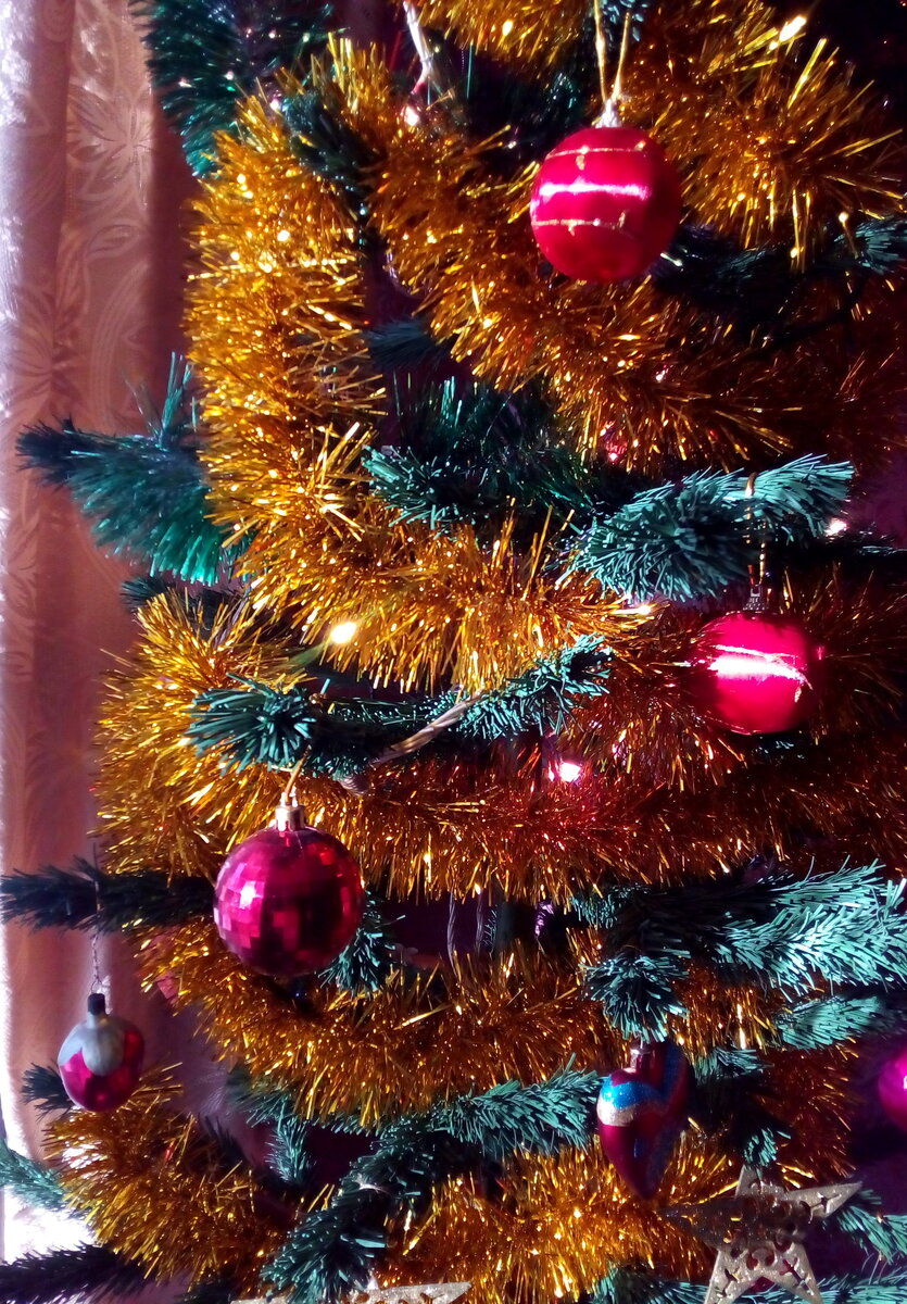 какими игрушками украшать елку в этом году.