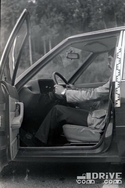 телефон 1977 года. настенный телефон telefunken* siemens. старый телефон. кнопочный домайнийтелефон. старинный телефонный аппарат.