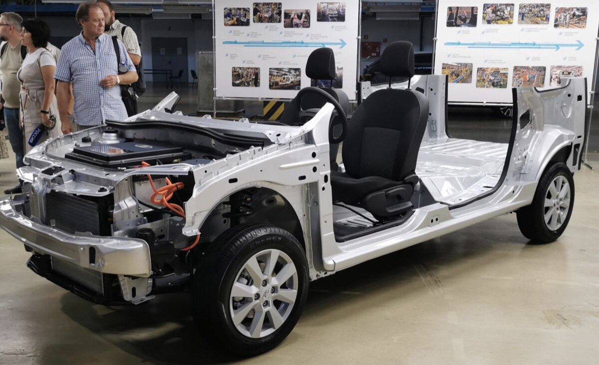 Внешне "Ларгус" останется прежним, но начинка будет электрической.